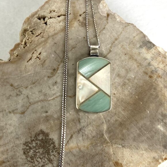 Sterling Silver 925 Dyed Mother Of Pearl MOP Geometric Inlay Pendant Necklace - Picture 3 of 16